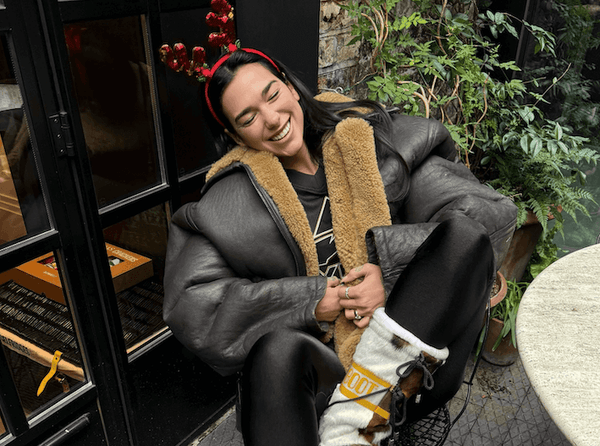 What does Dua Lipa's engagement ring look like?