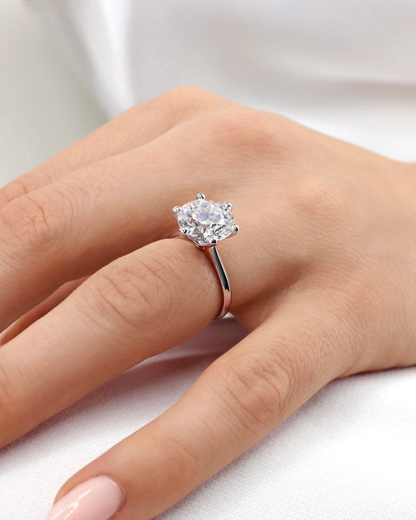 Platinum vs. White Gold: what metal should I pick for my engagement ring?