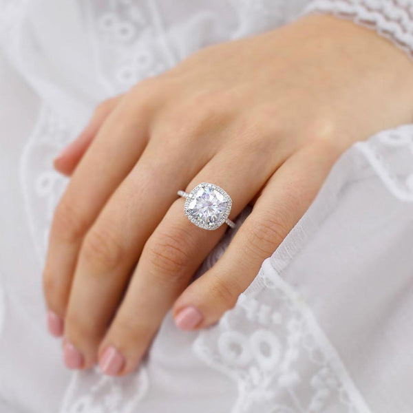 Cushion cut moissanite engagement ring 2025