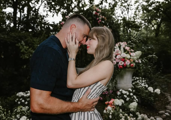 Taylor Swift Is Engaged to Travis Kelce