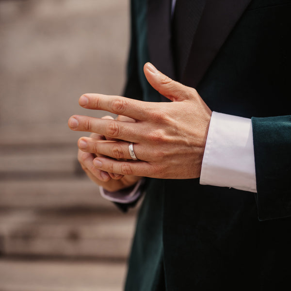 Do both partners wear engagement rings, Is there such a thing engagement rings for men?