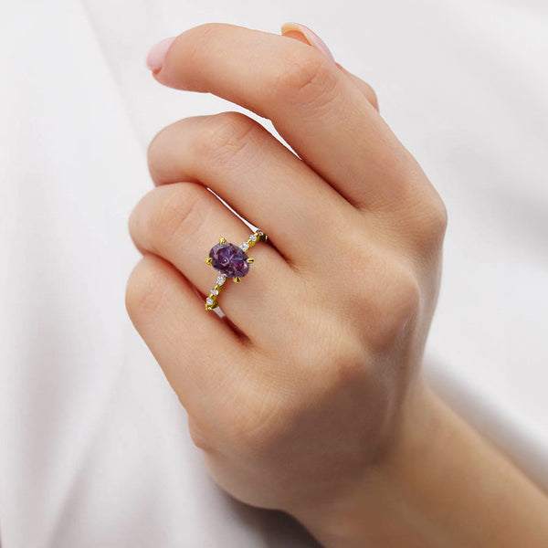 ALLURE - Chatham® Oval Alexandrite Solitaire Engagement Ring 18k Yellow Gold