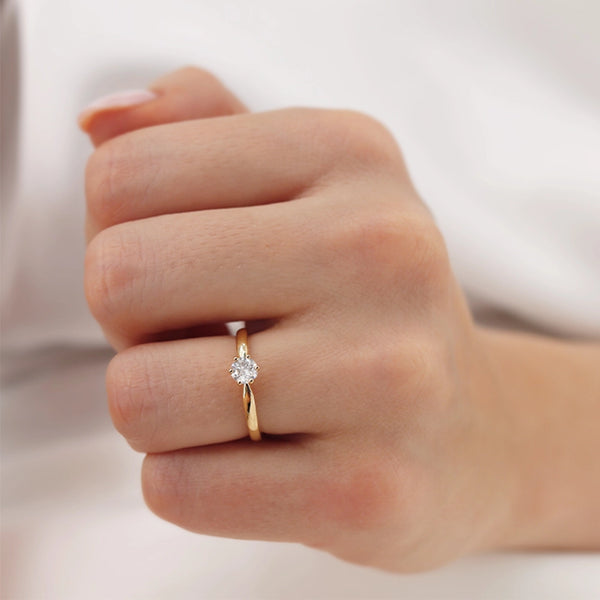 JULIET - Round Moissanite 18k Yellow Gold Solitaire Ring