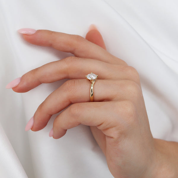 Halo Settings: Enhancing Every Angle of Your Diamond Halo Settings: Enhancing Every Angle of Your Diamond