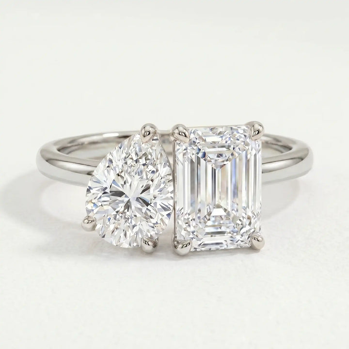 COMET - Toi Et Moi Lab Diamond Emerald & Pear Cut Ring 950 Platinum