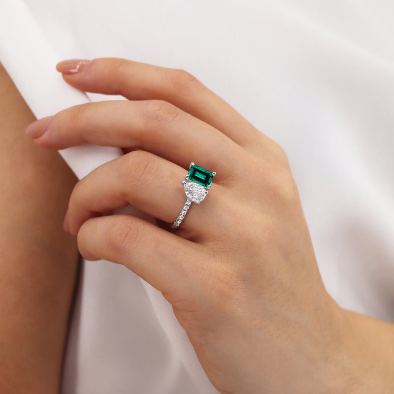 CELESTE - Toi Et Moi Chatham® Green Emerald & Lab Diamond Pear Cut Ring 950 Platinum