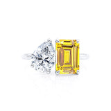 COMET - Toi Et Moi Chatham® Yellow Sapphire Emerald & Lab Diamond Pear Cut Ring 950 Platinum