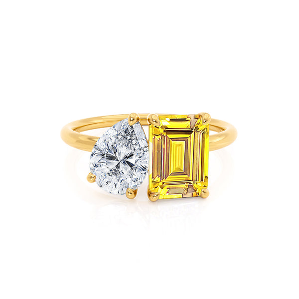 COMET - Toi Et Moi Chatham® Yellow Sapphire Emerald & Lab Diamond Pear Cut Ring 18k Yellow Gold