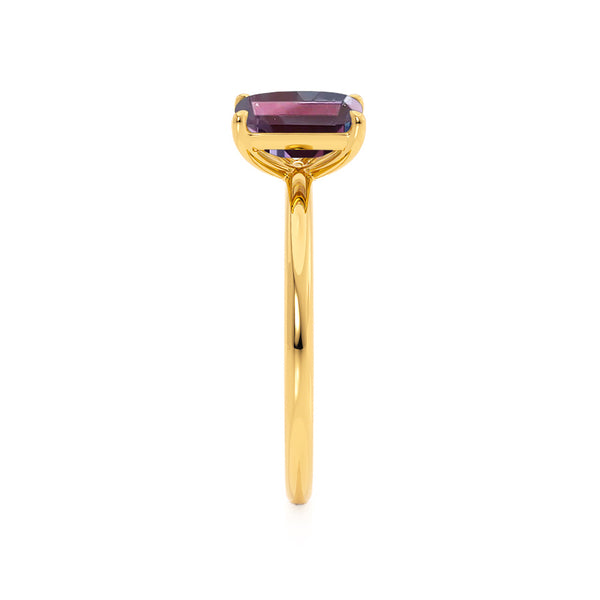 COMET - Toi Et Moi Chatham® Alexandrite Emerald & Lab Diamond Pear Cut Ring 18k Yellow Gold