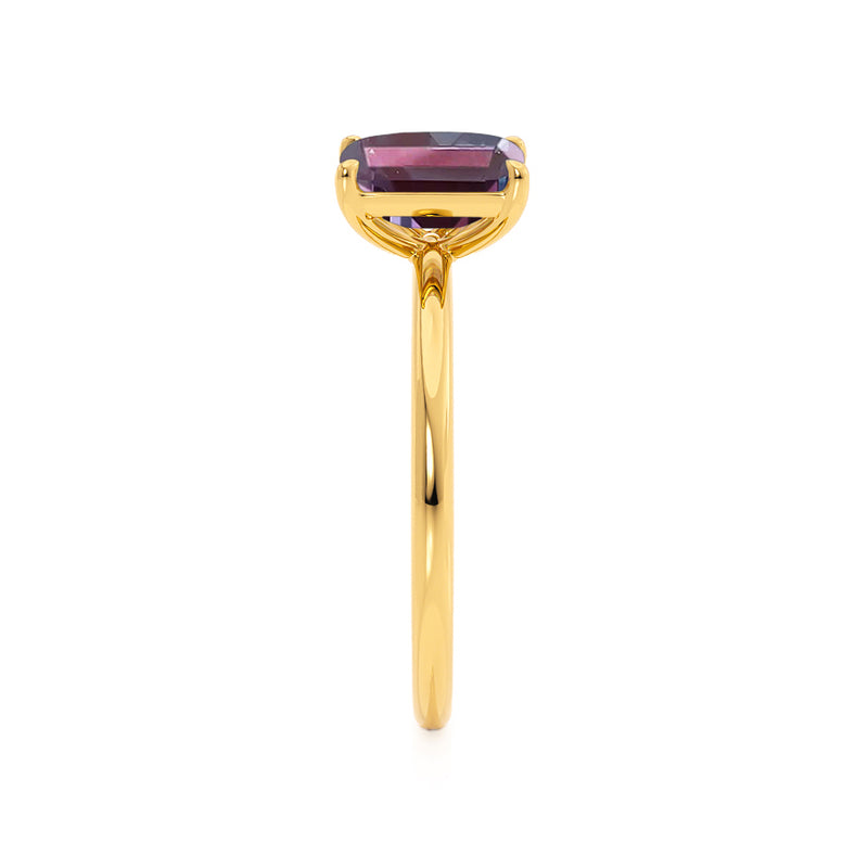 COMET - Toi Et Moi Chatham® Alexandrite Emerald & Lab Diamond Pear Cut Ring 18k Yellow Gold