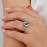 DIANA - Oval Cut 0.72ct Chatham® Emerald & Lab Diamond 18k White goldHalo Engagement Ring Lily Arkwright Ecoms