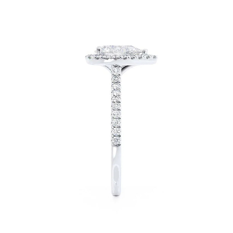 HARLOW - Pear Lab Diamond 950 Platinum Petite Halo