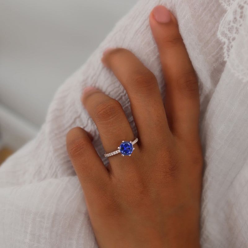 LILLIE LUXE - Chatham® Round Blue Sapphire Solitaire Engagement Ring 18k Rose Gold