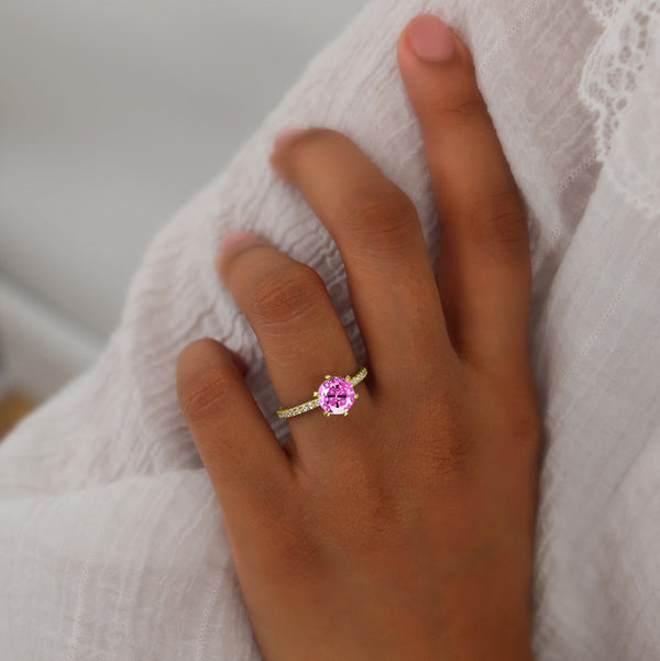 LILLIE LUXE - Chatham® Round Pink Sapphire Solitaire Engagement Ring 18k Yellow Gold