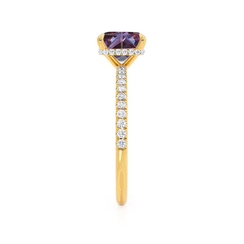 LIVELY - Chatham® Princess Alexandrite 18k Yellow Gold Petite Hidden Halo Pavé Shoulder Set Ring