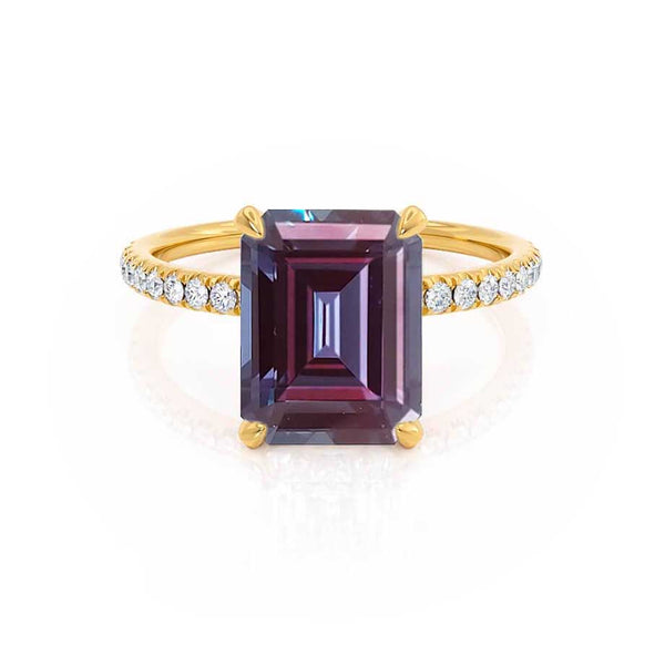 LIVELY - Chatham® Emerald Alexandrite & Diamond 18k Yellow Gold Petite Hidden Halo Pavé Shoulder Set Ring