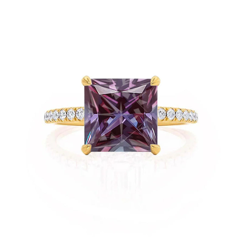 LIVELY - Chatham® Princess Alexandrite 18k Yellow Gold Petite Hidden Halo Pavé Shoulder Set Ring