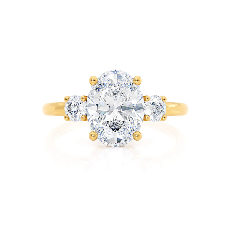 LOUELLA - Oval Lab Diamond Diamond 18k Yellow Gold Trilogy Ring