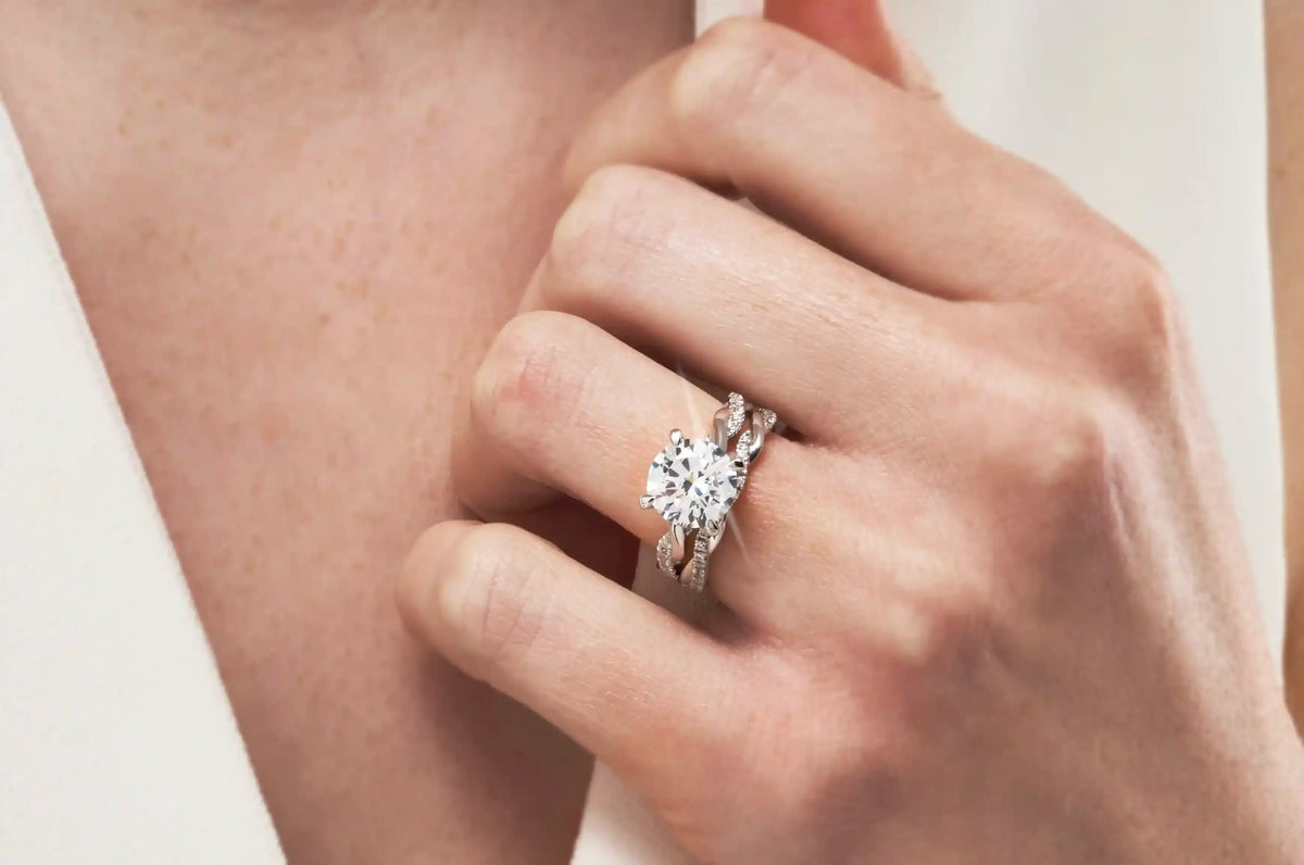 The Timeless Elegance of Lily Arkwright’s Wedding Bands The Timeless Elegance of Lily Arkwright’s Wedding Bands